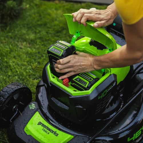 Газонокосилка Greenworks GD40LM46SPK4 40V (46 см) самоходная аккумуляторная, с АКБ 4 А/ч и ЗУ